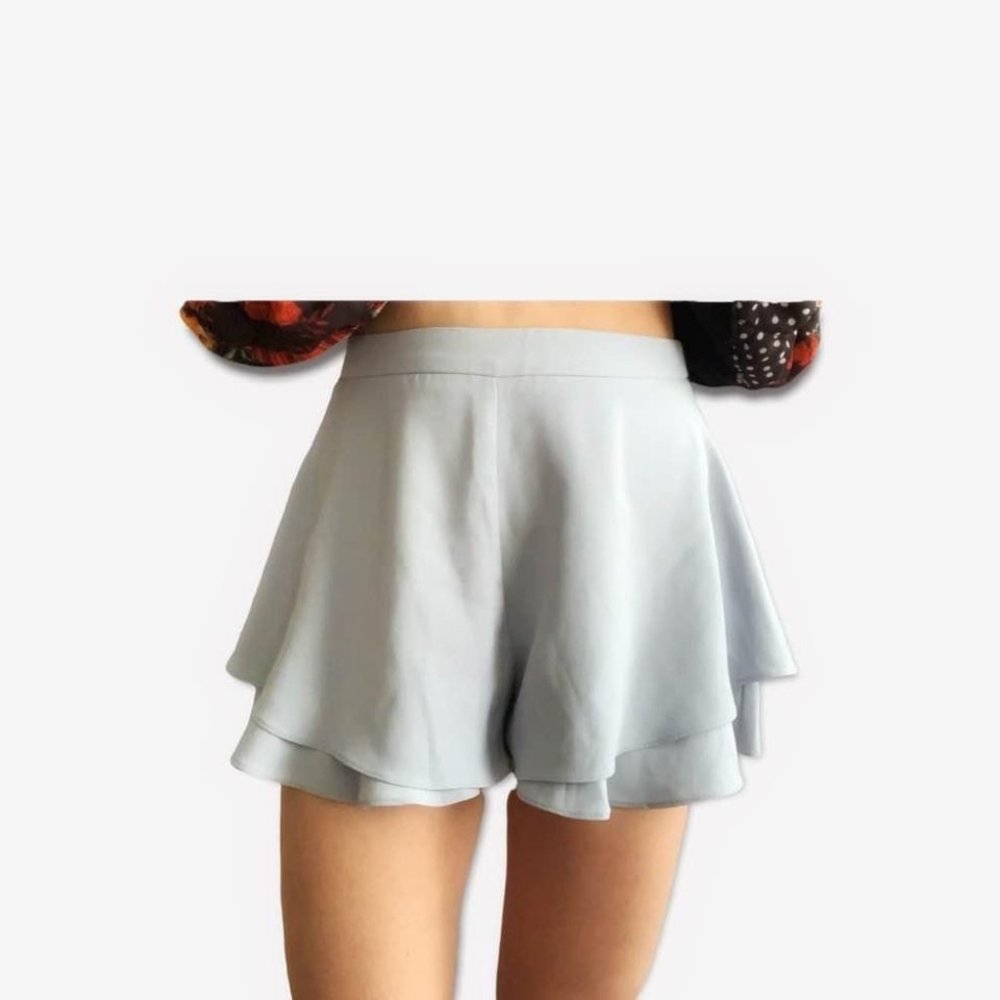 Zara blue ruffled shorts. Size Large. Pre owned.